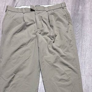 Dockers Men's Khaki Chinos